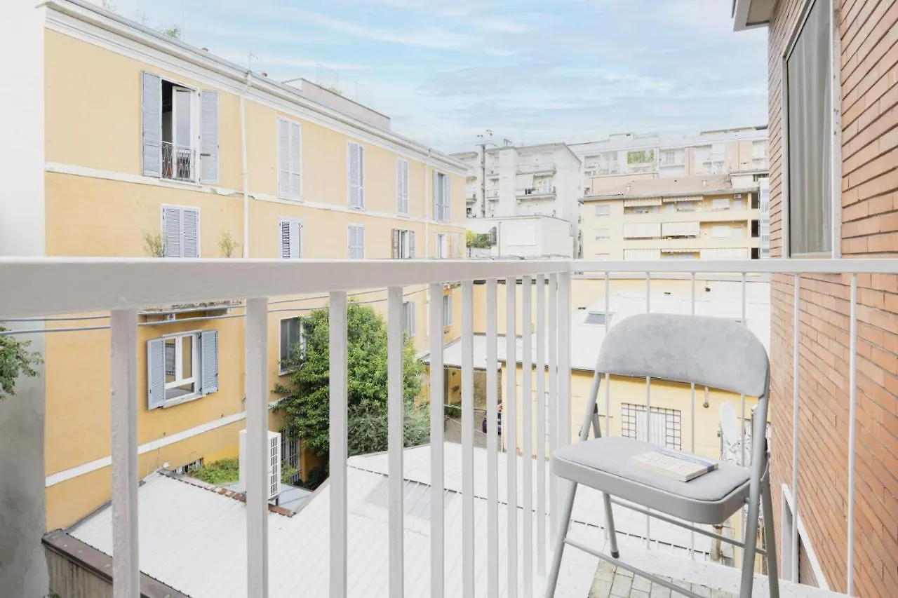 Easylife - Elegante Penthouse Sui Navigli Apartment Milan 0*,  Italy